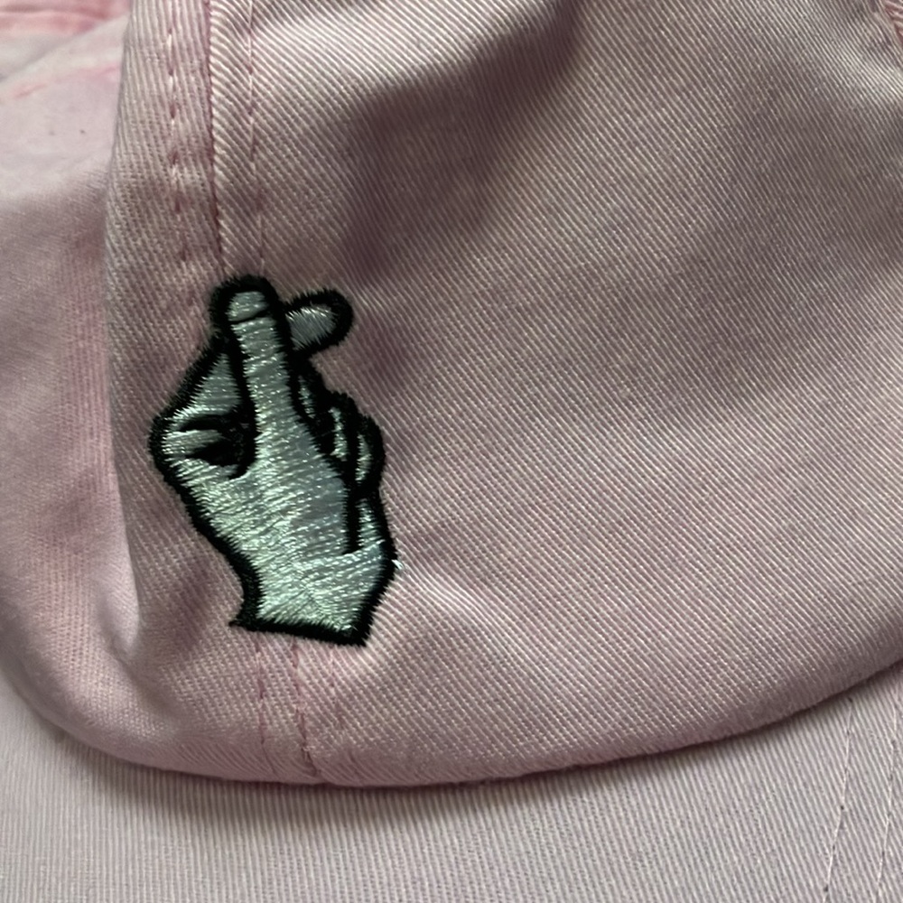 Light Pink Love Hand Hat 🧢 - Picture 2 of 5